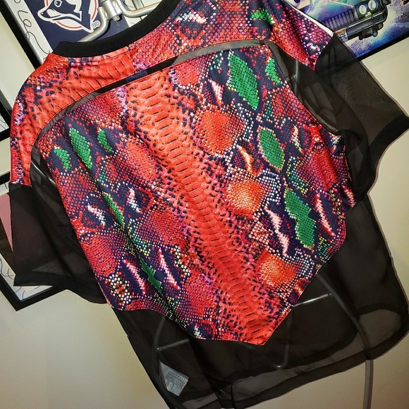 *BNWT* Adidas Snake Print Jersey Top🐍 - Picture 2 of 3